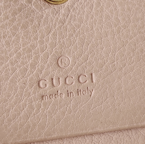 Gucci Limited Edition Cupcake Compact Wallet - Picture 11 of 16